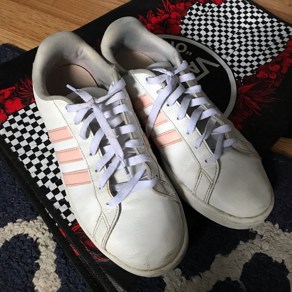 Woman’s size 9 1/2 Adidas Cloud Foam